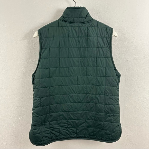Carhartt Women’s Reversible Flannel Plaid Puffer Vest Size M - Picture 2 of 4